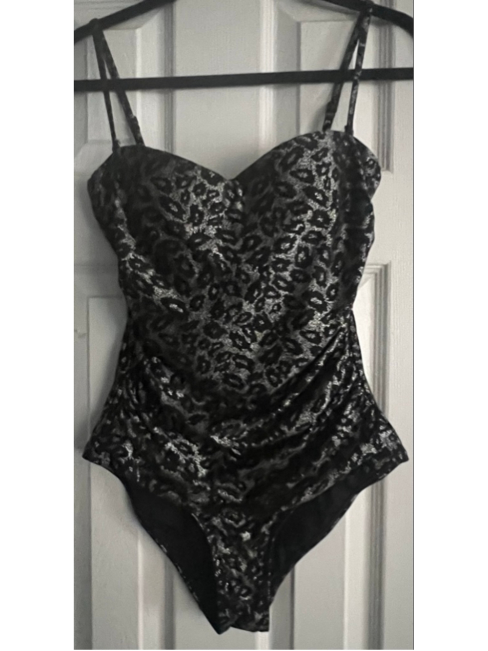 Women's NIPTUCK SWIM Black Silver Leopard Print One Piece Swimsuit Size 8